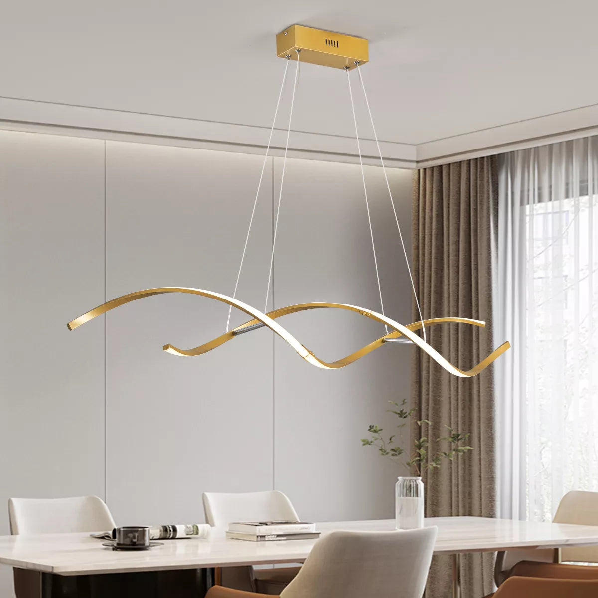Hängende moderne esszimmerlampe in Gold. Luxus Design