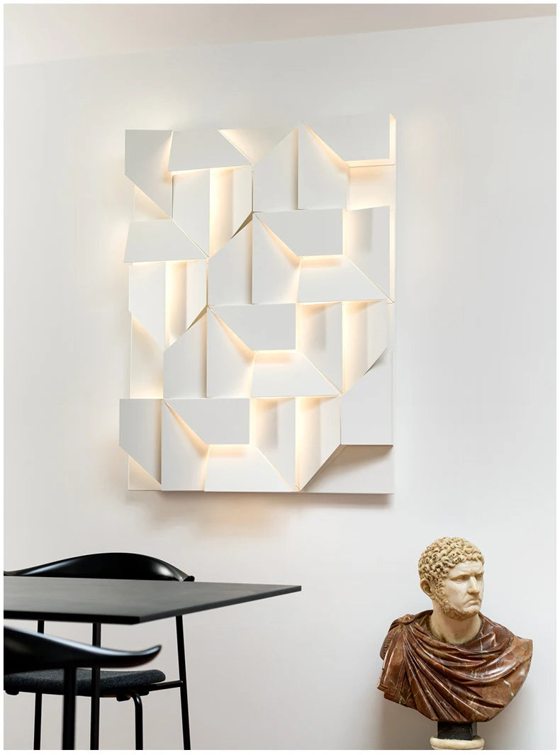 Ausgefallende Wandleuchte. Wohnzimmerlampe in Weis. Dimmbare LED Lampe Wohnzimmer. Luxus Lampe