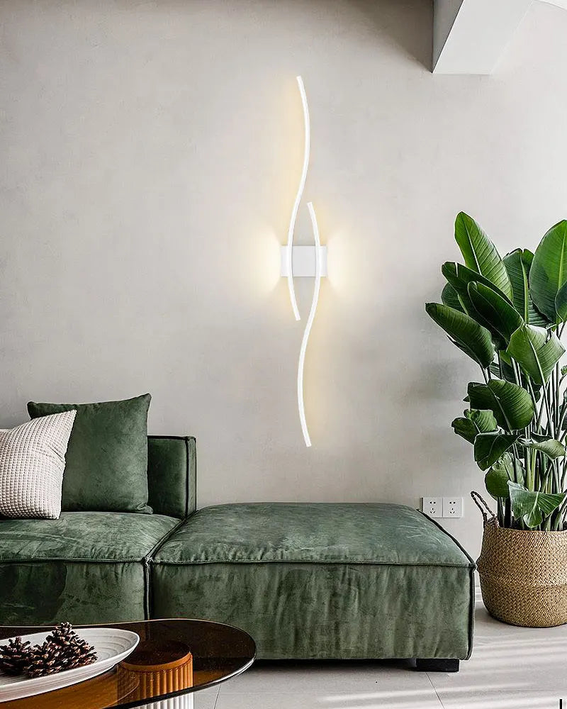 Elegante Wandlampe Wohnzimmer. Led Wandleuchte in weiß. Modernes Design