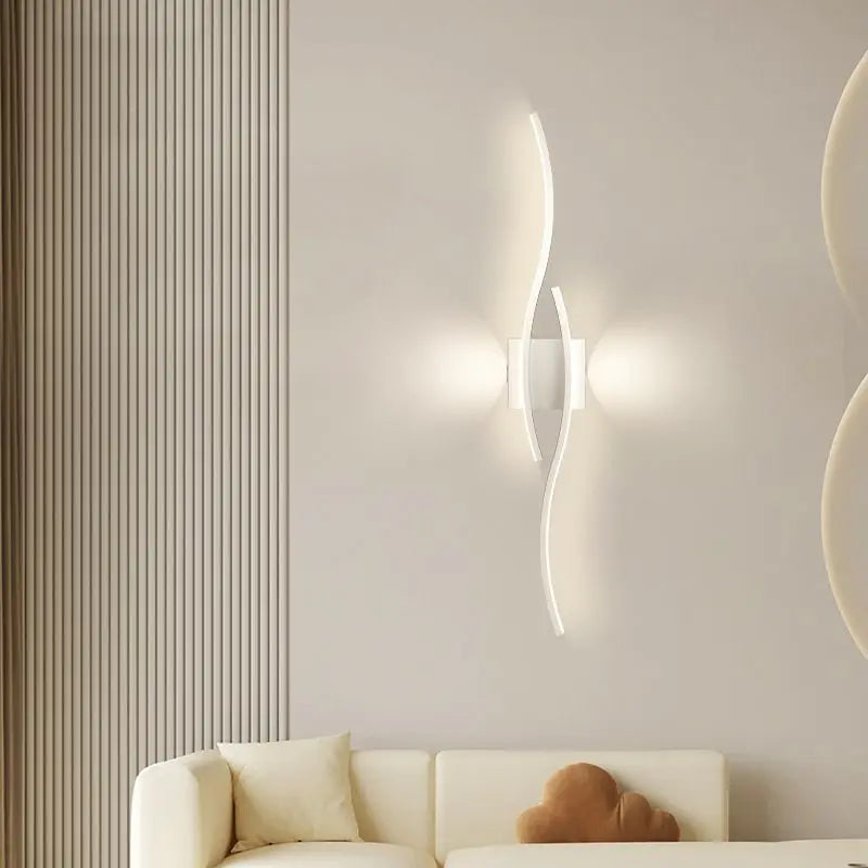 Ausgefallene Wandlampe Wohnzimmer. Led Wandleuchte in weiß. Moderne leuchte. 