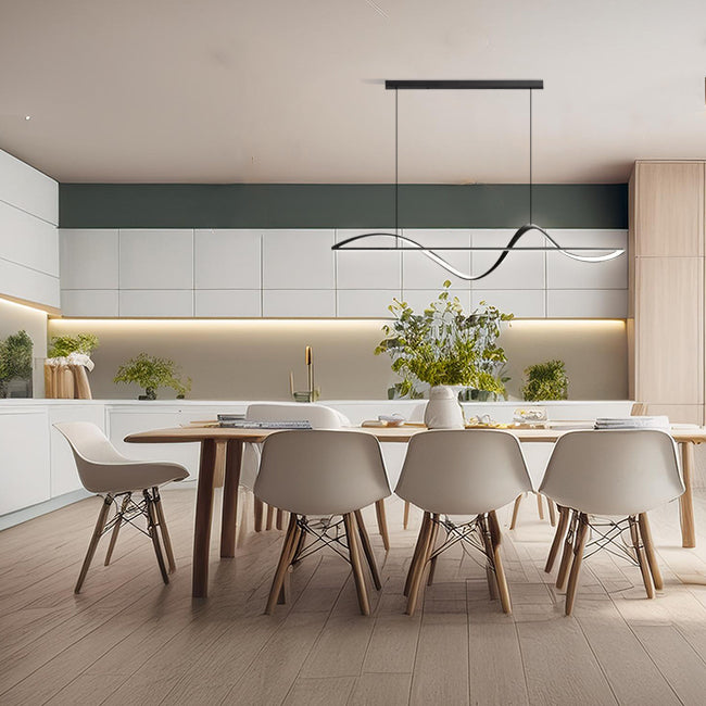 Hängende moderne Esszimmerlampe in schwarz. LED und Dimmbar
